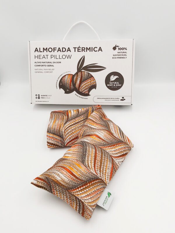 Almofada Terapêutica alívio da dor de pescoço e lombar, Almohada terapéutica para aliviar el dolor de cuello y lumbar, Therapeutic pillow for neck and lower back pain relief, Coussin thérapeutique pour le soulagement des douleurs cervicales et lombaires