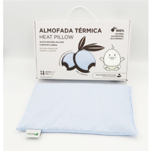 Almofada Terapeutica Bebé Dormir Bem, proporciona conforto e um sono mais tranquilo. Inclui Alfazema com propriedades calmantes. Almohada Terapéutica Bebé Dormir Bien, proporciona confort y un sueño más tranquilo. Incluye Lavanda con propiedades calmantes. Therapeutic Baby Sleep Well Pillow, provides comfort and a more peaceful sleep. Includes Lavender with calming properties. Coussin Thérapeutique Bébé Bien Dormir, procure confort et un sommeil plus paisible. Inclut de la Lavande aux propriétés calmantes.